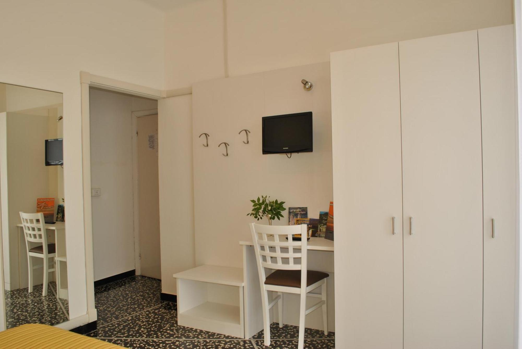 Hotel Bristol Laigueglia Kültér fotó