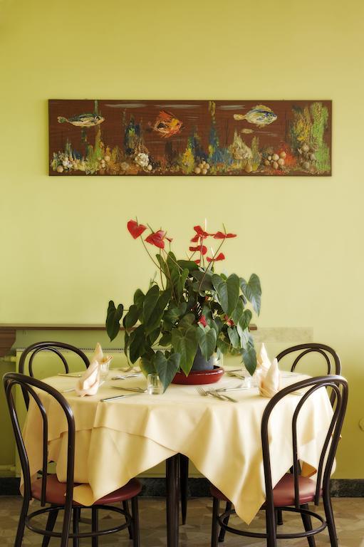 Hotel Bristol Laigueglia Kültér fotó