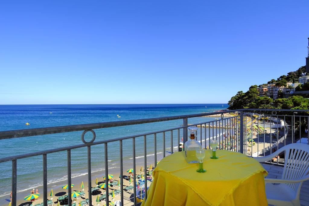 Hotel Bristol Laigueglia Kültér fotó