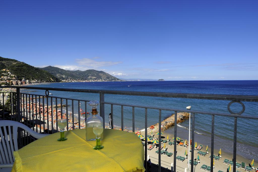 Hotel Bristol Laigueglia Szoba fotó