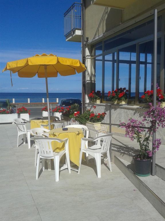 Hotel Bristol Laigueglia Kültér fotó