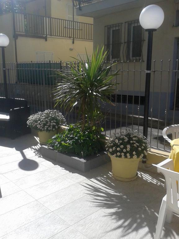 Hotel Bristol Laigueglia Kültér fotó