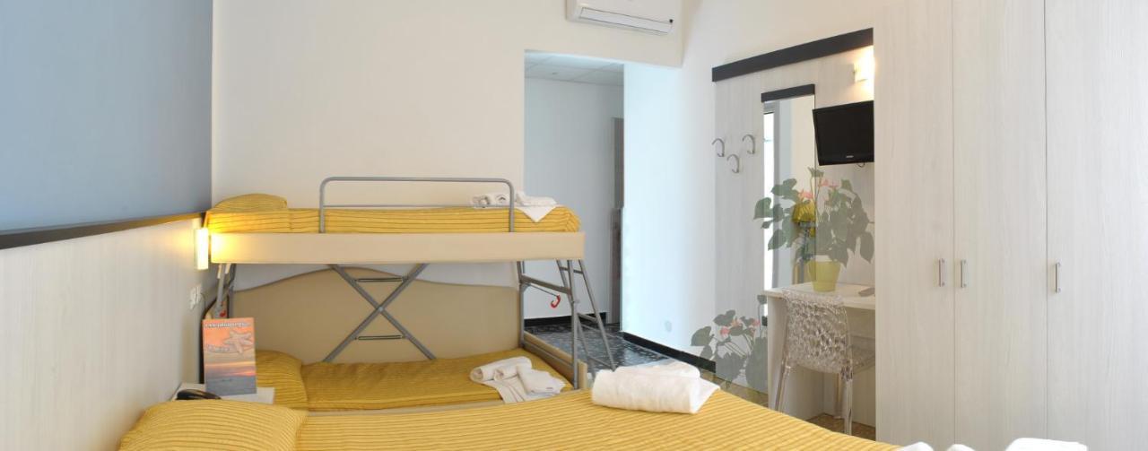 Hotel Bristol Laigueglia Kültér fotó